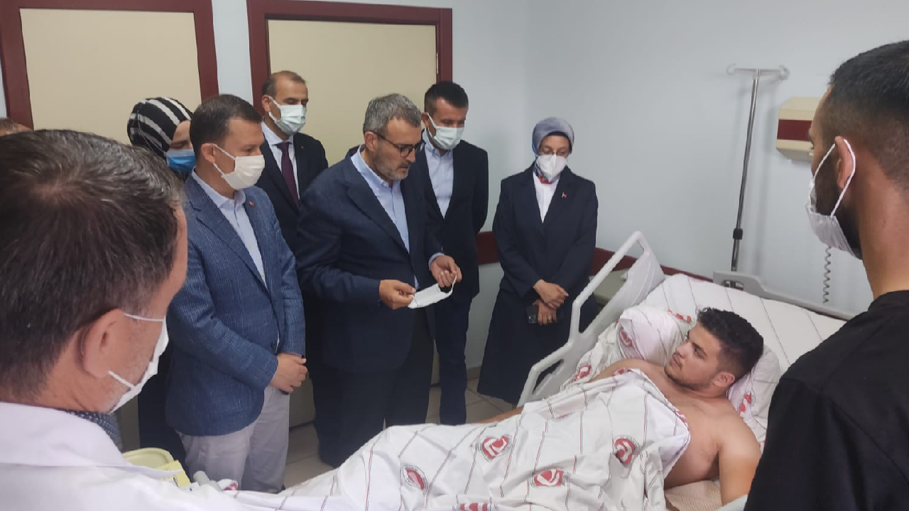 AK Parti üst yönetiminden, Altındağ olaylarında yaralanan Ali Yasin Güler'e ziyaret