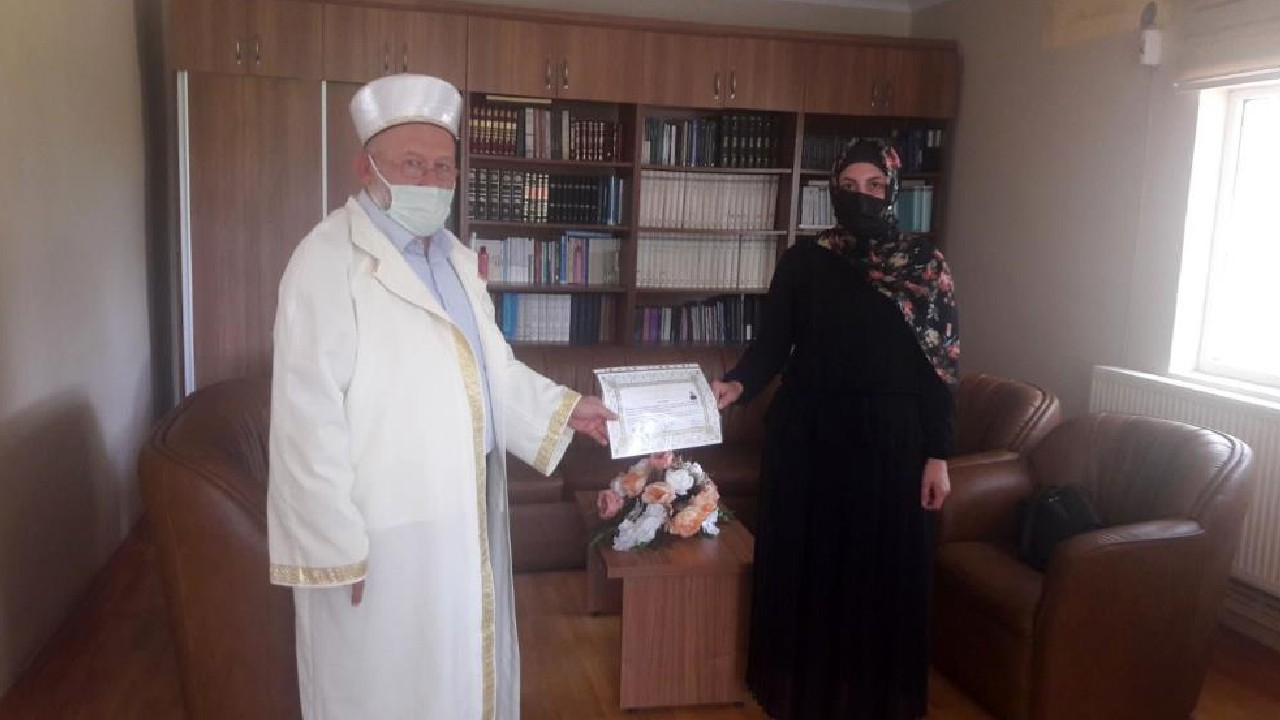 Akrabalarından etkilendi, Müslüman oldu