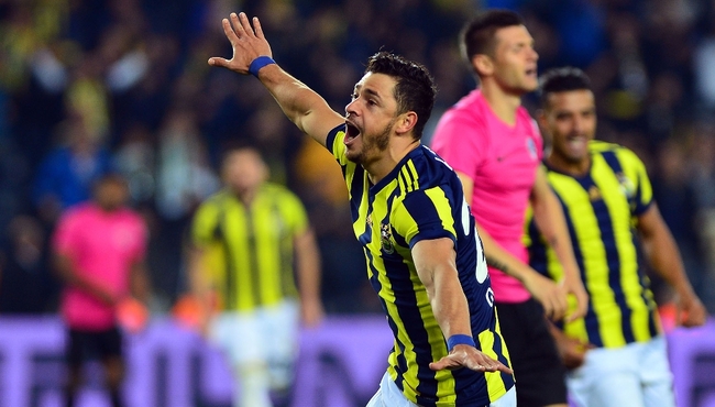Fenerbahçe zirveye göz kırptı!