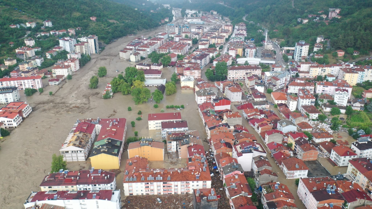 Sel felaketinde korkunç gerçek! 1 yılda yağacak yağmur 48 saatte düştü