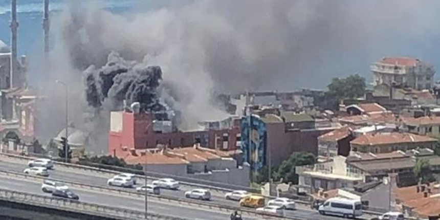 Ortaköy'de 8 katlı otel inşaatında yangın!