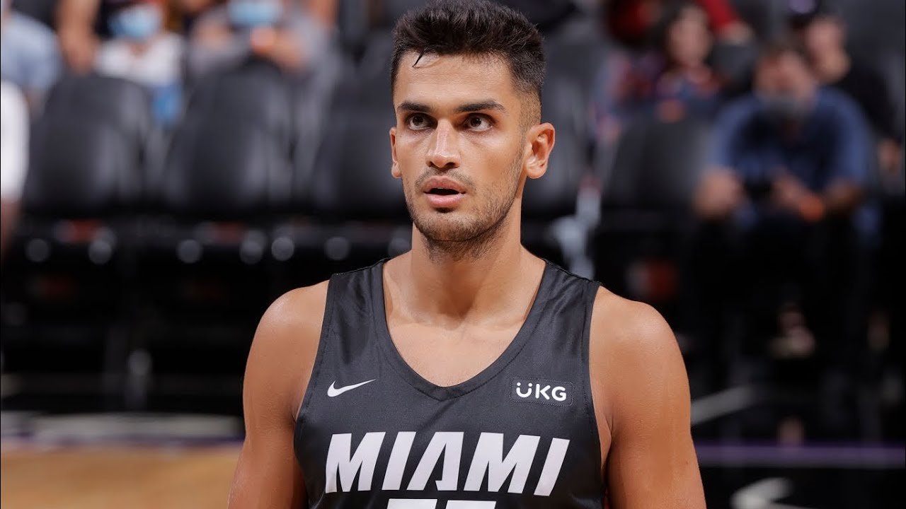 Mlli basketbolcu Ömer Faruk Yurtseven, Utah Jazz karşısında double-double yaptı