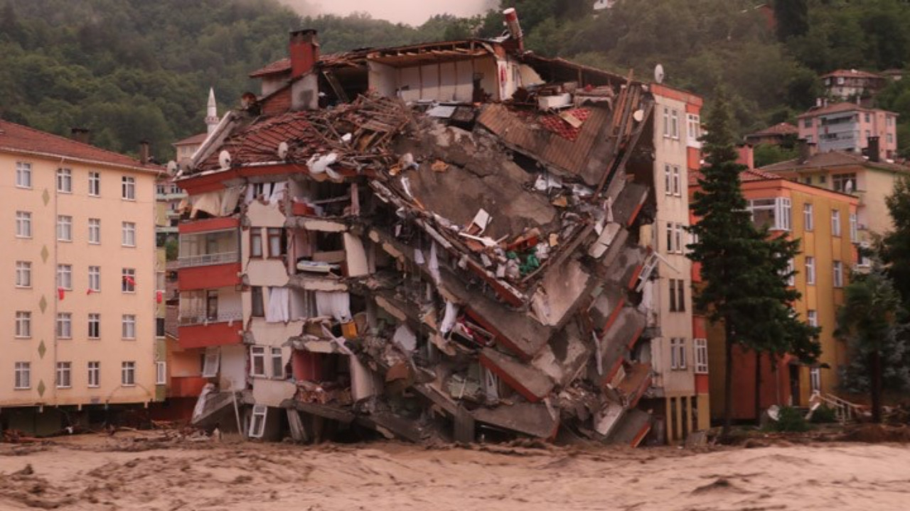 Batı Karadeniz'deki sel felaketinde can kaybı 81'e yükseldi