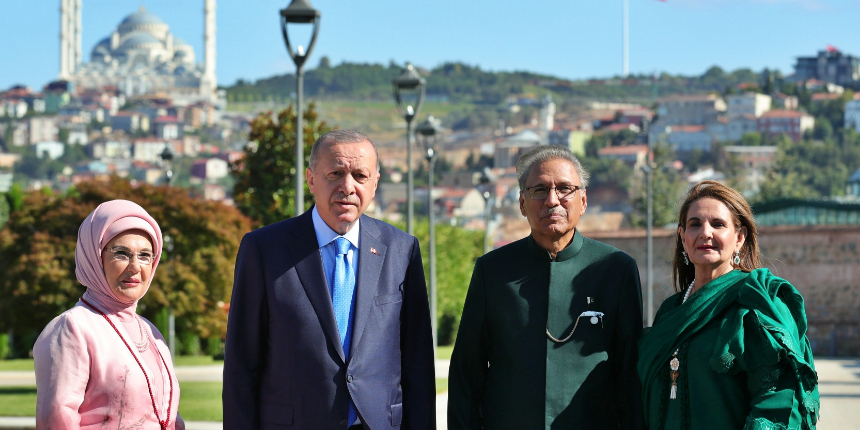 Cumhurbaşkanı Erdoğan, Pakistanlı mevkidaşı ile İstanbul'da görüştü!