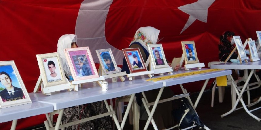 Evlat nöbeti 713’üncü gününde: Gelmezsen hakkımı helal etmem!