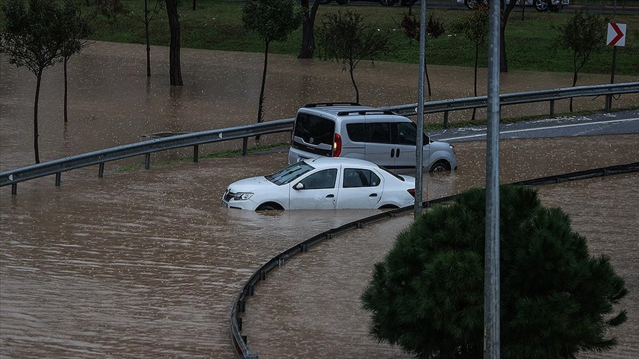 Meteoroloji uyardı: Sel ve su baskını riski devam ediyor!