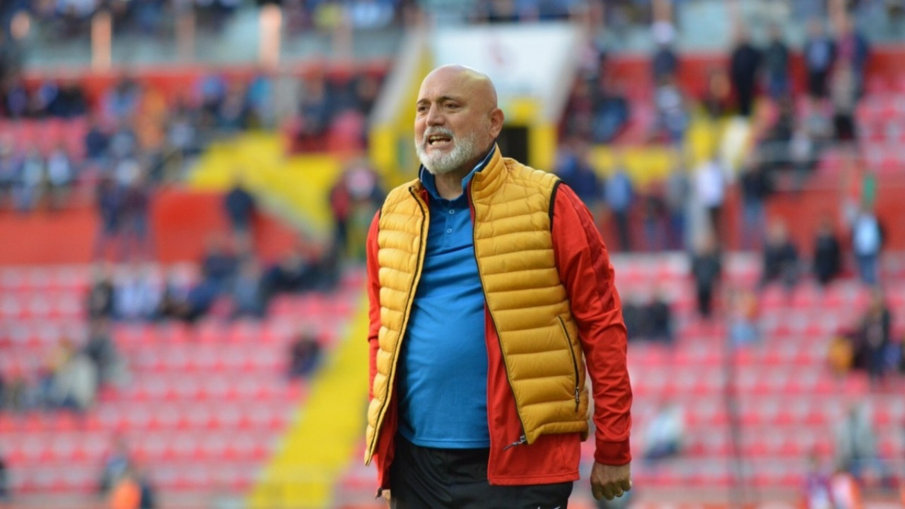 Yalçın Koşukavak'la yolları ayıran Kayserispor, Hikmet Karaman'ı göreve getirdi