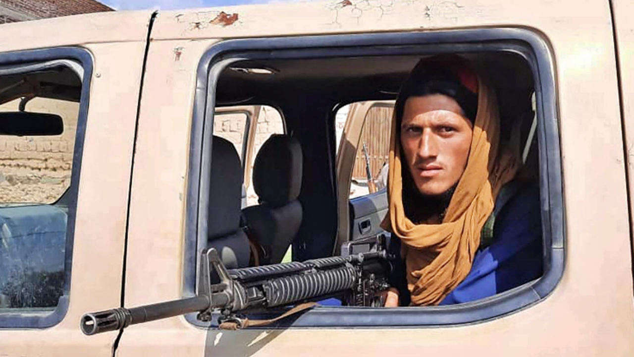 Taliban'ın ilk günü geride kalırken İngiltere ve Fransa'dan açıklama!