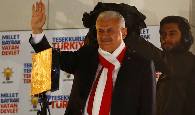 Başbakan Yıldırım beklenen balkon konuşmasında vatandaşlara seslendi