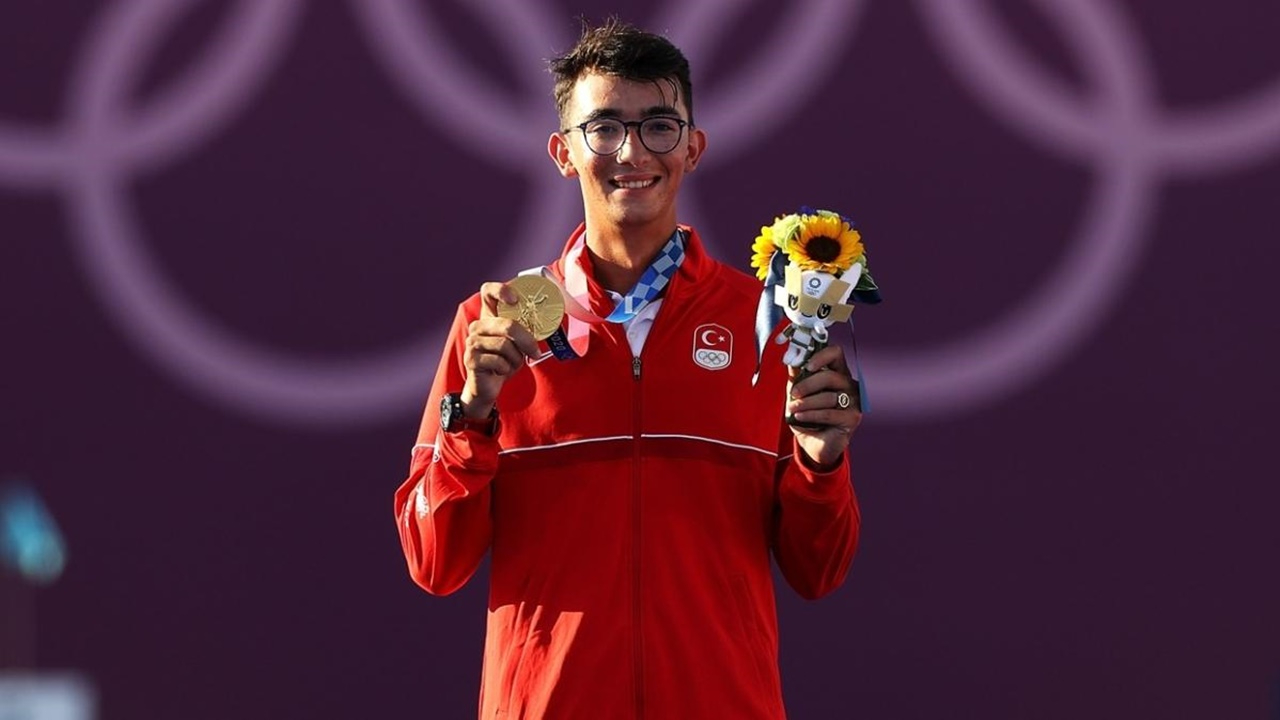 Mete Gazoz'dan Olimpiyat şampiyonluğu yorumu: Tarifi olacak bir duygu değil