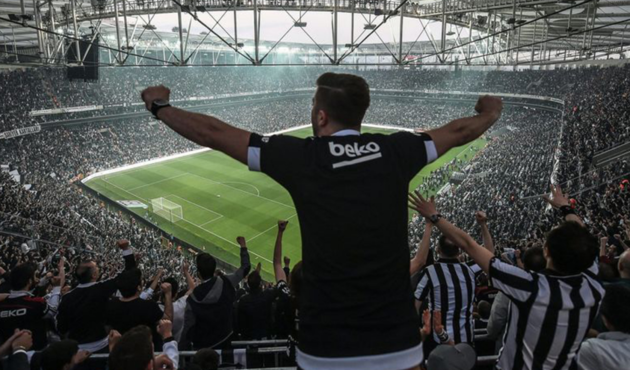 Beşiktaş taraftarı Lyon maçı biletlerini saatler içinde bitirdi