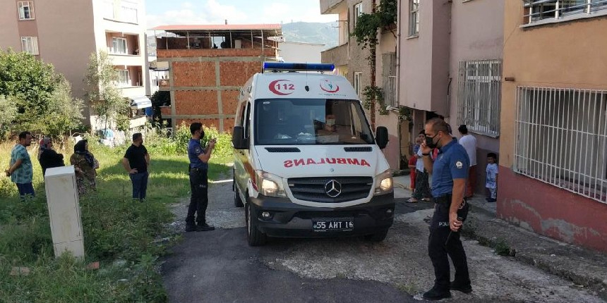 Anahtarı evde unutup balkondan eve girmek isterken 3. kattan düştü