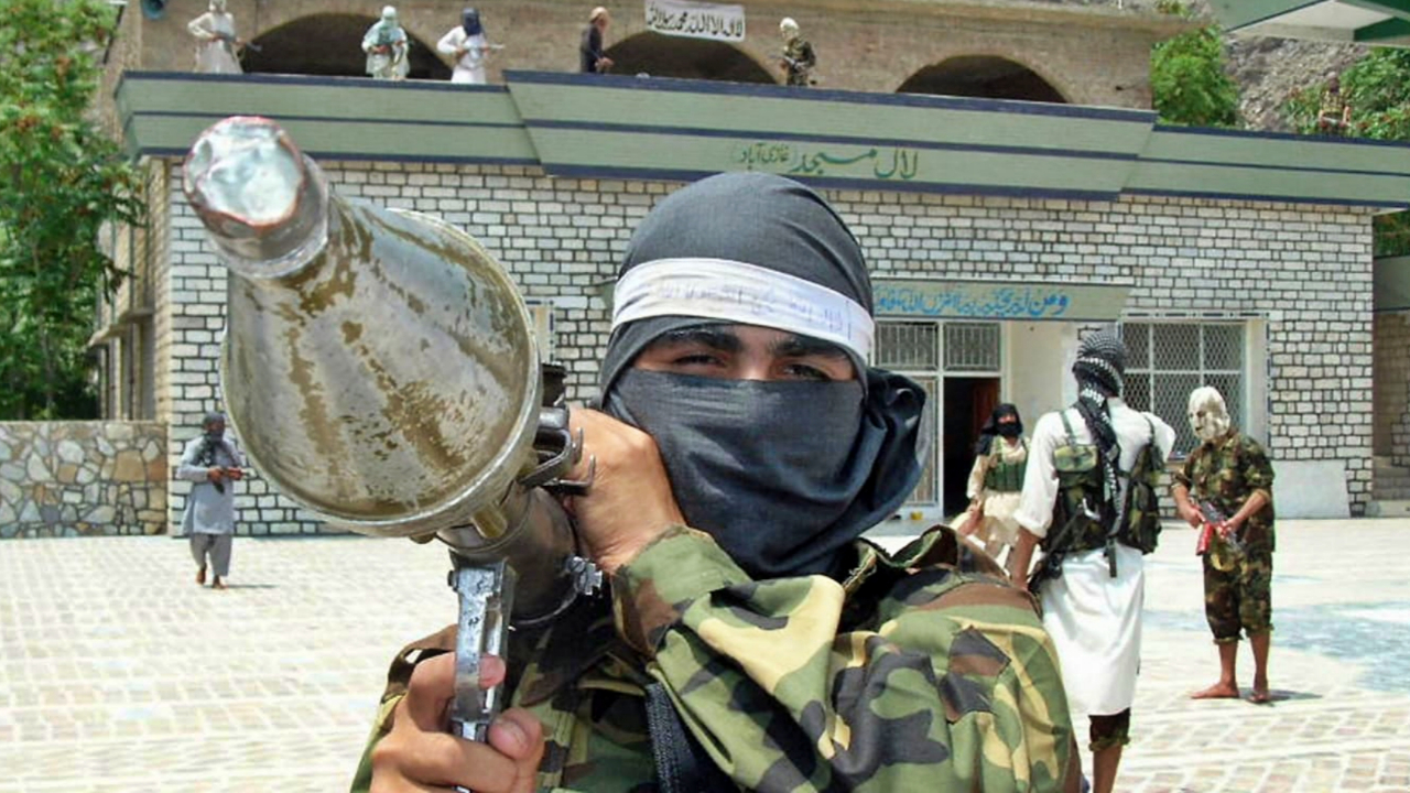 İngiltere'den Pakistan'a: Taliban yönetimini tanıma!