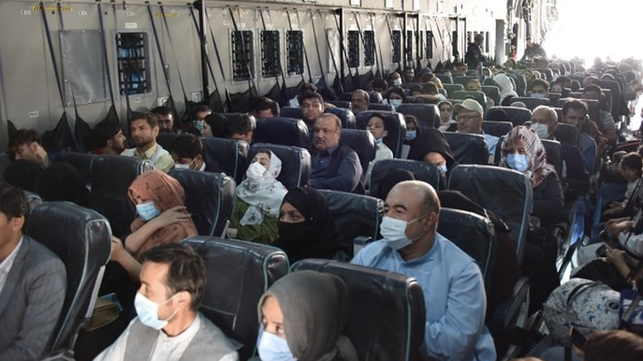200'ü aşkın Türk vatandaşını taşıyan uçak Kabil'den ayrıldı