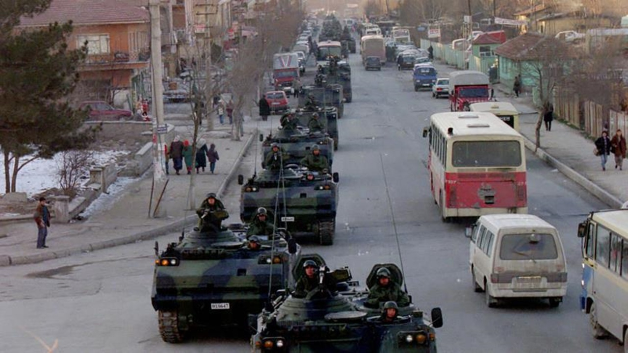Çevik Bir ve Erol Özkasnak'a yakalama kararı!