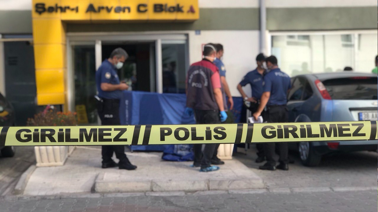 14'üncü kattan düşen 3 yaşındaki çocuk hayatını kaybetti