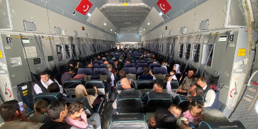 Kabil'de Türk vatandaşların tahliyesine yeniden başlandı