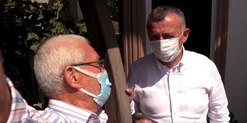 Mehmet dede istedi, Türk bayrağı 5 metrelik direğe asıldı
