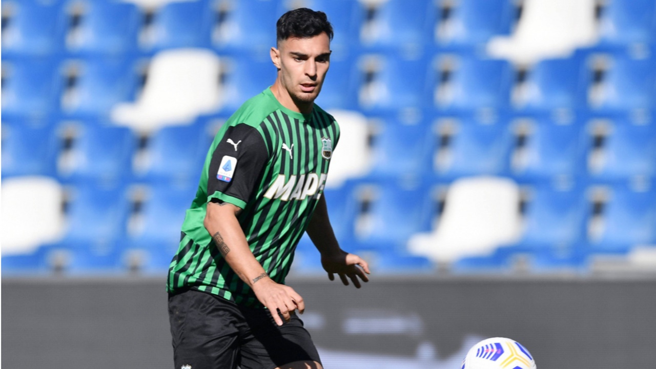 Beşiktaş, milli futbolcu Kaan Ayhan için Sassuolo'dan haber bekliyor