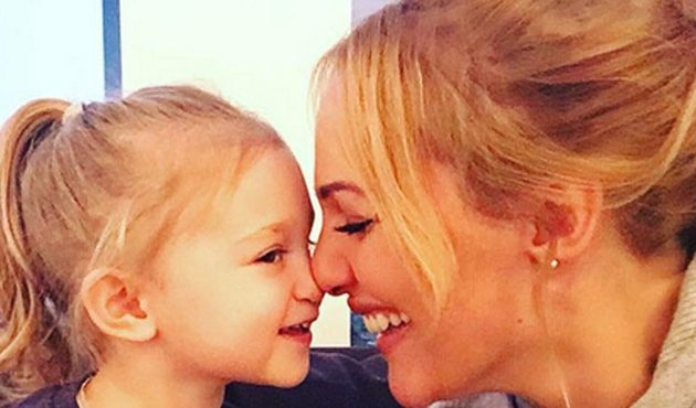 Meryem Uzerli "Ev sporu" yaptı takipçileri panikledi! / VİDEO