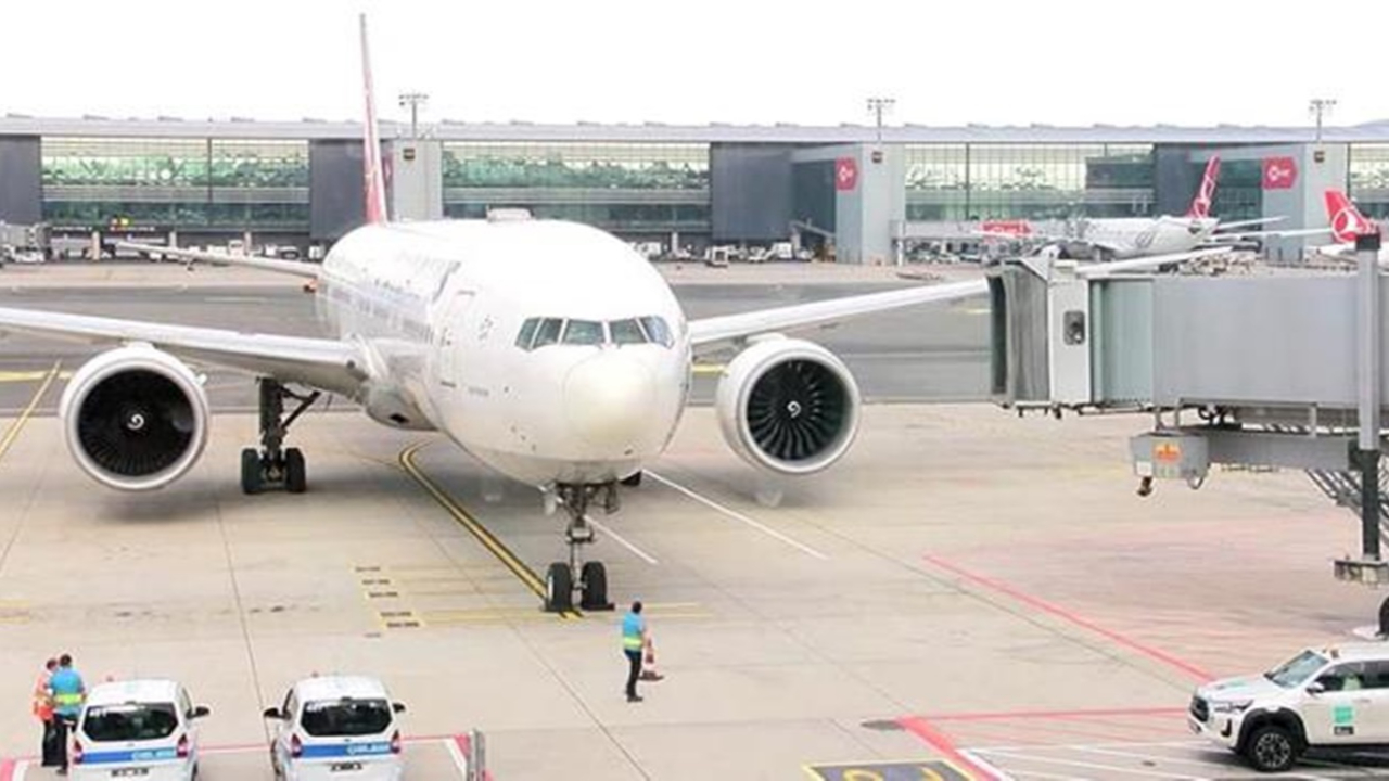 Türk Hava Yolları uçağıyla Afganistan'dan kaçan üst düzey yetkili: İyi ki Türkiye varmış dedik