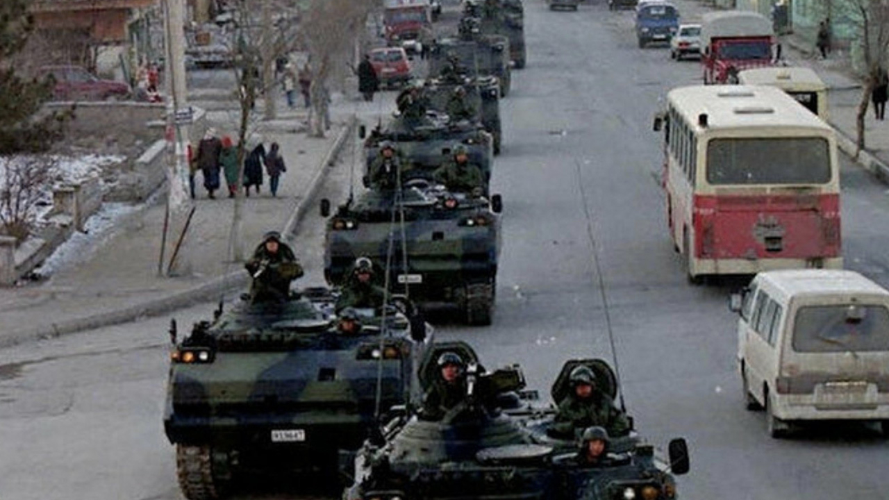 "Ah, şu 28 Şubat'ta da Erdoğan olsaydı bunlar altlarına ederdi!"
