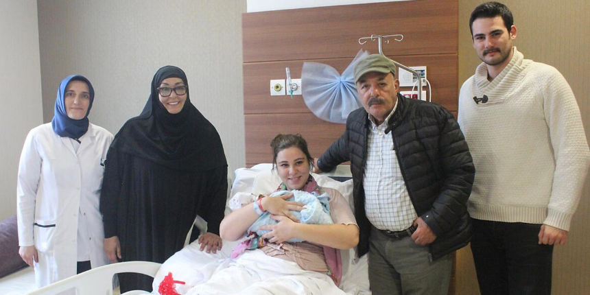 Eski damadı usta oyuncu Necla Nazır'ın kapısına dayanıp tehditler savurdu! Silah sesi mahalleyi ayağa kaldırdı