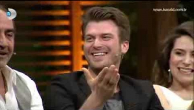 Kıvanç Tatlıtuğ'un Beyaz Show "racon kesme" VTR'si!