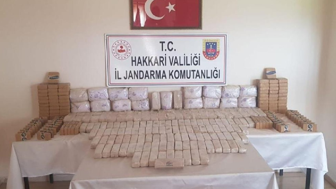 Yüksekova’da toprağa gömülü vaziyette 191 kilo eroin ele geçirildi