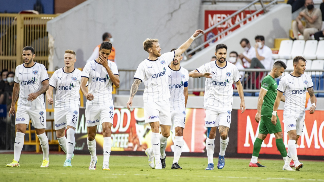 Kaşımpaşa yeni hocasıyla Giresunspor'u 2-0 mağlup etmeyi başardı