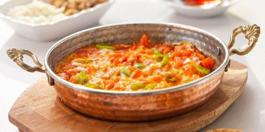 Menemen Tarifini Erkekler Mi Kadınlar Mı Daha İyi Yapar! Bu Tarifle Herkes Lezzetli Yapacak! Parmaklarınızı Yiyeceksiniz