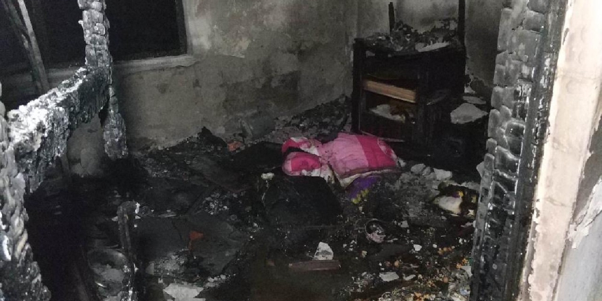 Uzaklaştırma kararı olmasına rağmen kız arkadaşının evini yaktı