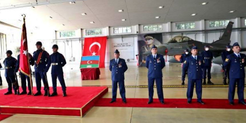 Türk pilotlara 'Azerbaycan Savaş Madalyası' verildi!