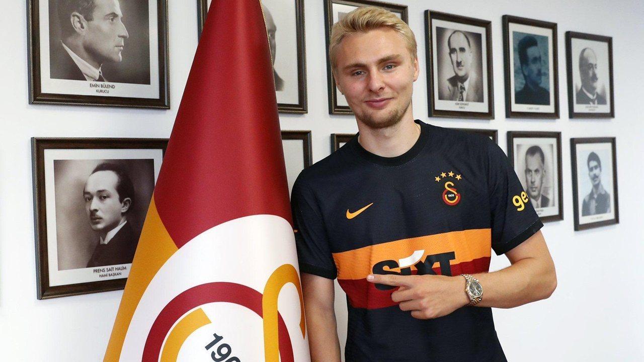 Marcao krizi ile boğuşan Galatasaray'da Victor Nelsson'un lisansı çıktı