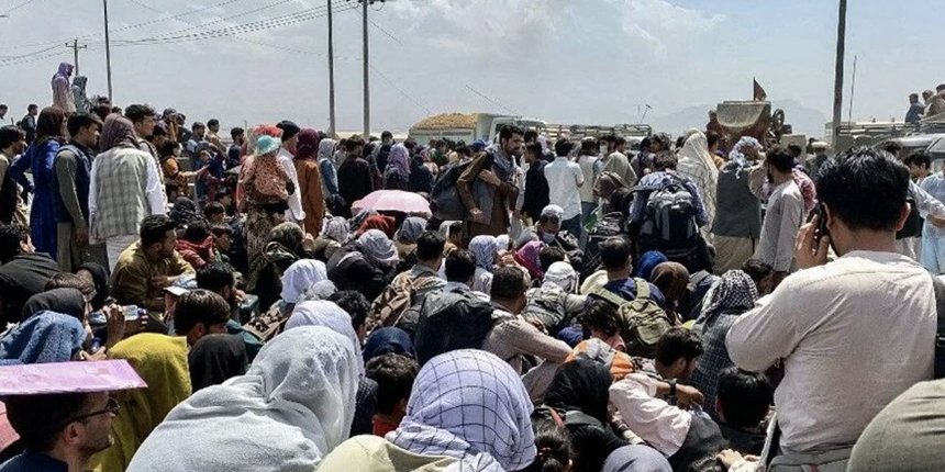 Afganistan'da kaos sürüyor: Taliban, 3 ilçenin kontrolünü kaybetti