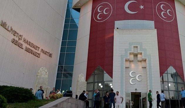 Akşener'e yakın o isim MHP'den istifa etti!