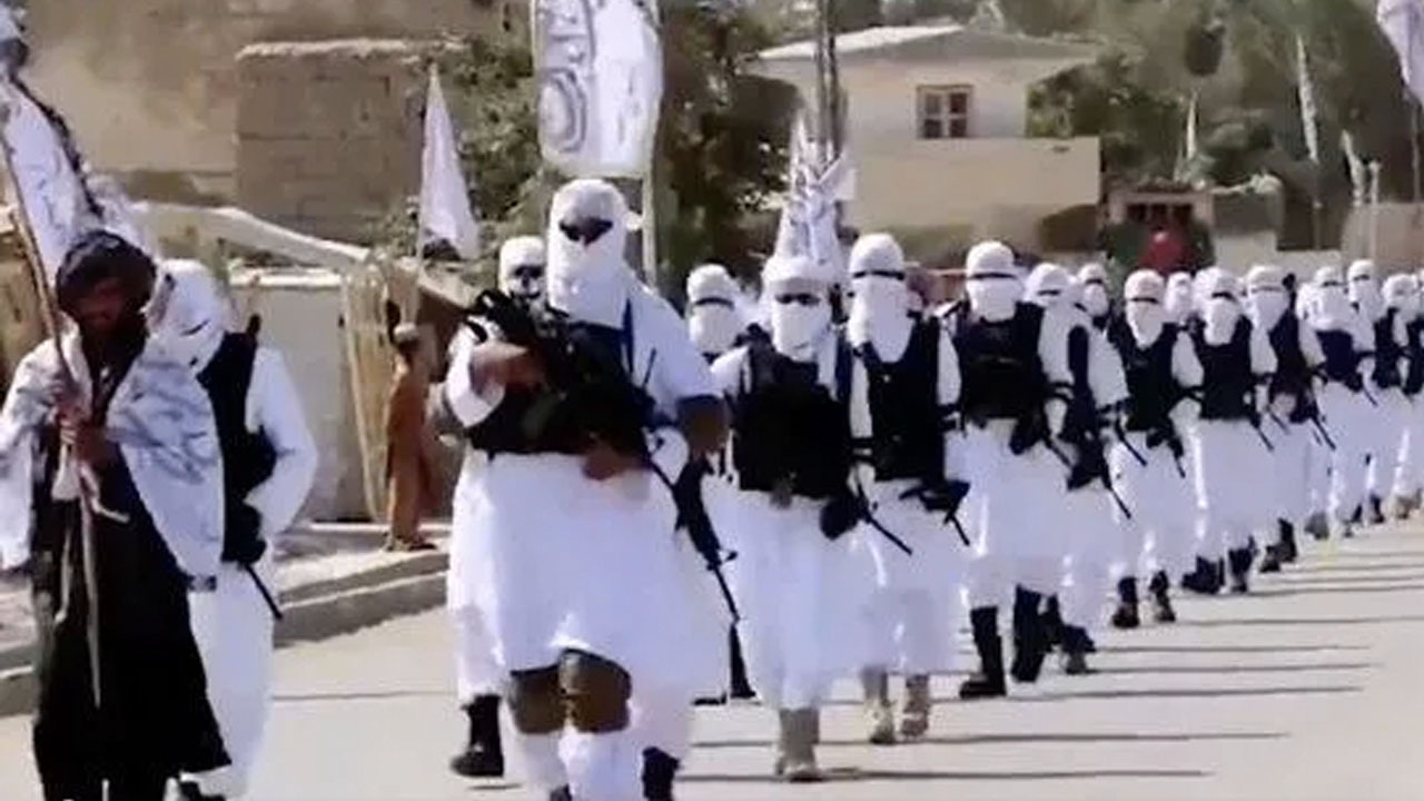 Korkulan oldu! ABD'nin silahları Taliban'ın eline geçti