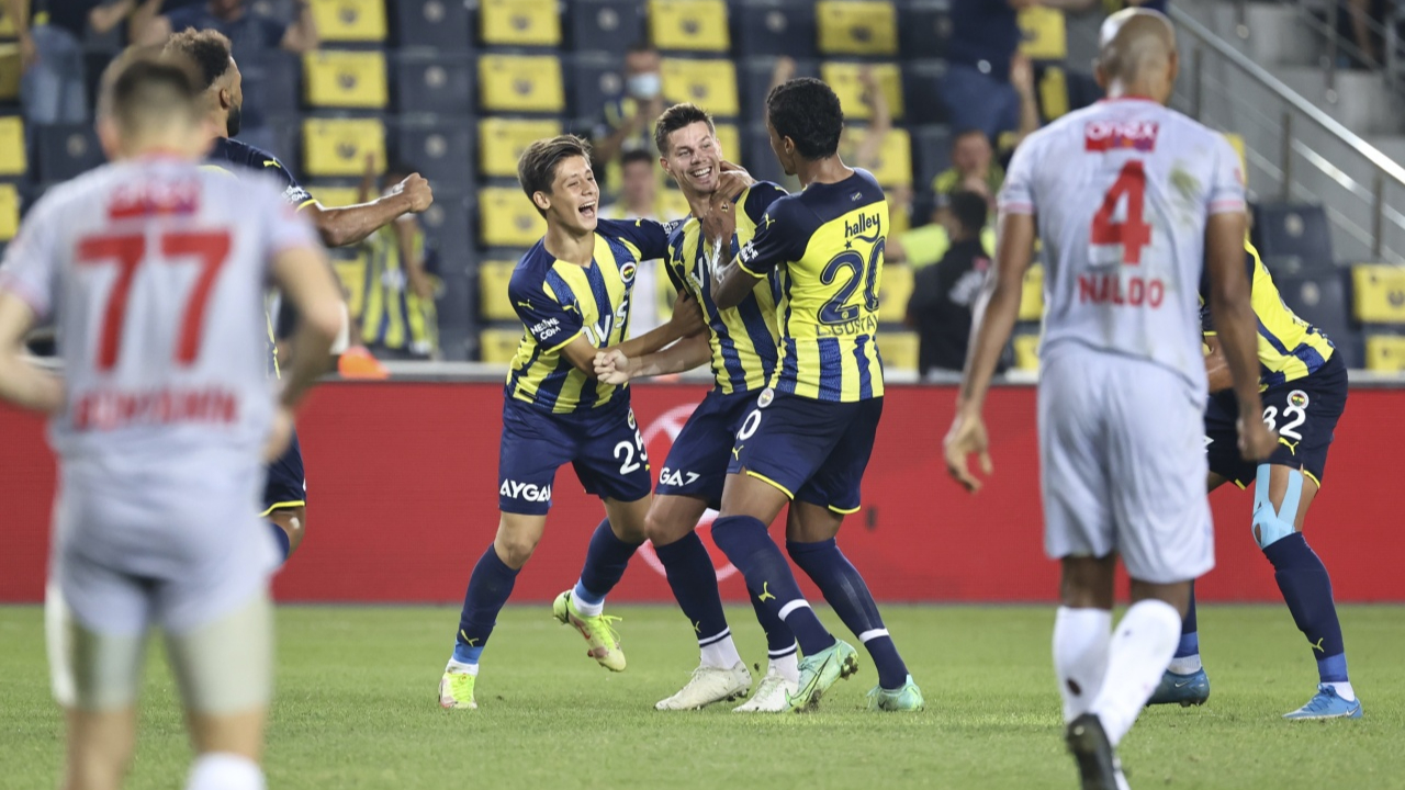 Çılgın maçta 3 puan Fenerbahçe'nin... Kadıköy'de Miha Zajc'ın gecesi! 89'da attı, 3 puanı getirdi!
