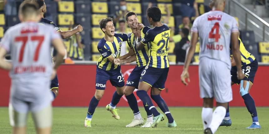 Çılgın maçta 3 puan Fenerbahçe'nin... Kadıköy'de Miha Zajc'ın gecesi! 89'da attı, 3 puanı getirdi!