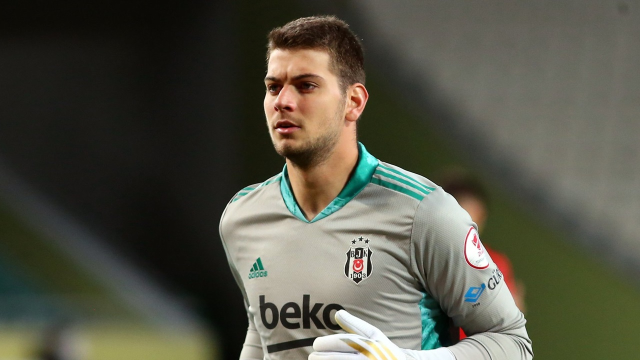 Mert Günok transferiyle forma şansı azalan Utku Yuvakuran, Yeni Malatyaspor'a kiralanıyor
