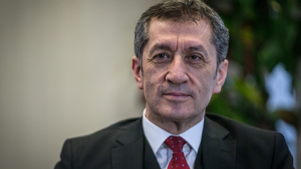 Eski Bakan Ziya Selçuk, istifasından sonra ilk paylaşımını yaptı