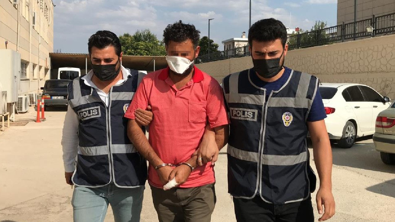 Karısına laf attığını iddia ettiği kişiyi bıçaklayarak öldüren şüpheli tutuklandı