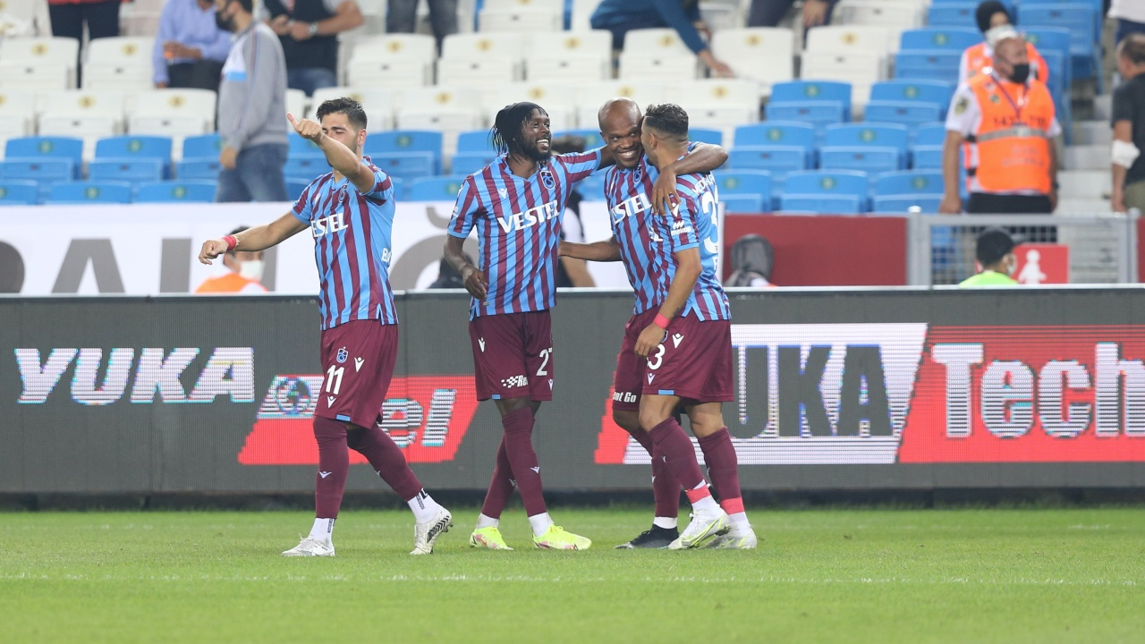 Trabzonspor'dan 2'de 2... Bordo-Mavililer, Sivasspor'u da kayıpsız geçti