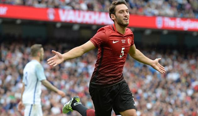 Galatasaray'da Hakan Çalhanoğlu harekatı: Para sorun değil