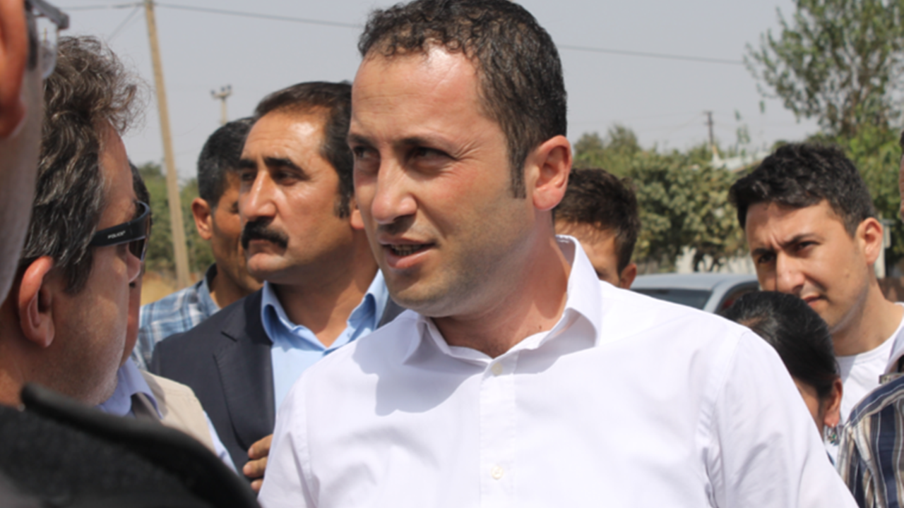 Eski HDP'li Şırnak Belediye Başkanı Serhat Kadırhan tutuklandı