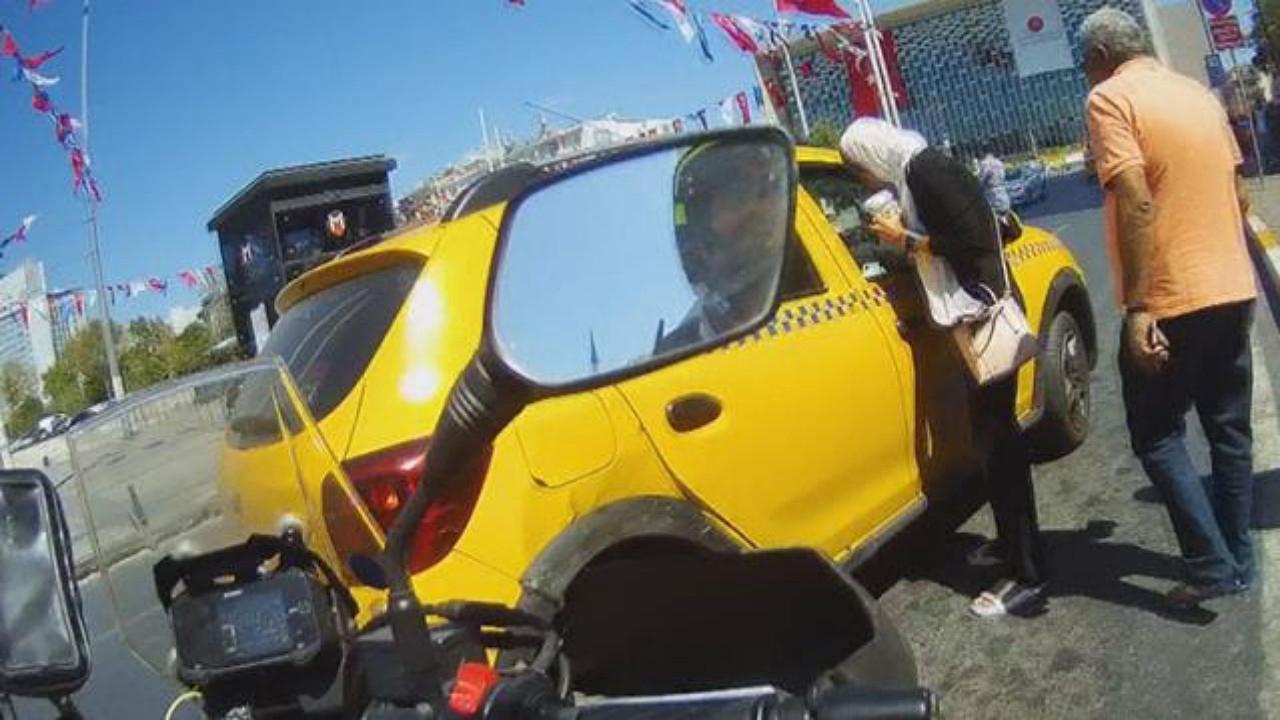 Taksimetreyi açmadan turistlerden fazla para isteyen taksiciye ceza: Trafikten men edildi!