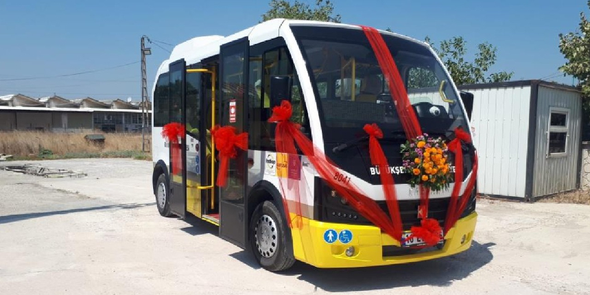 Halk otobüsü gelin arabası oldu