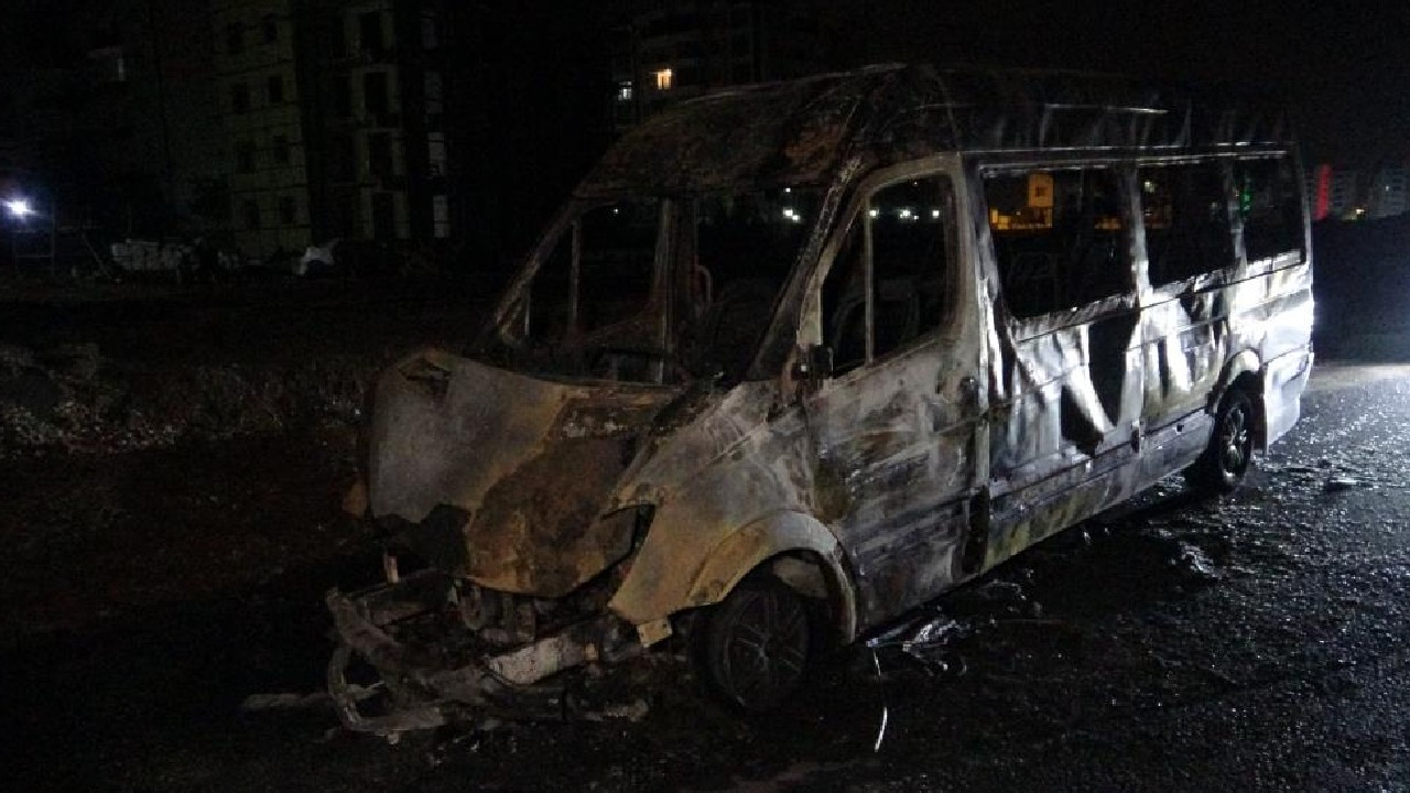 Seyir halindeyken aniden alev aldı, bomba gibi patladı