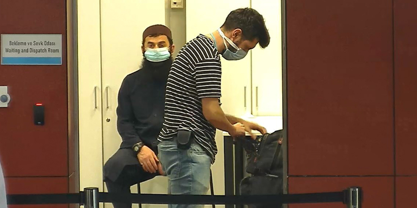 Daha önce 3 defa Türkiye'den sınır dışı edilen DEAŞ'lı sahte pasaportla yakalandı