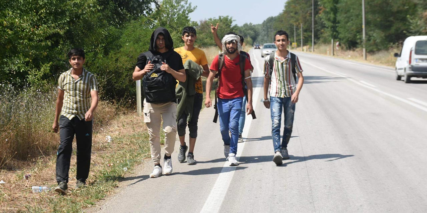 'Yunanistan sınırı açacak' söylentisi sonrası Afganlar Edirne'ye akın etti